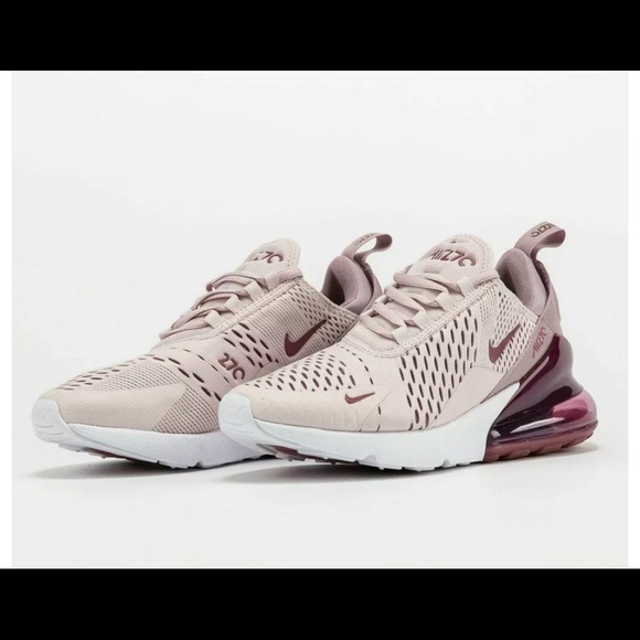 Nike Shoes - Nike air max